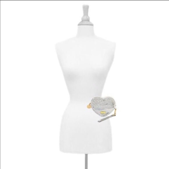 Deux Lux Heart Shaped Silver Sparkle Baby Pouch - Picture 14 of 16